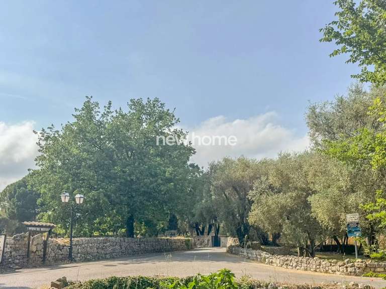 Maison Châteauneuf-Grasse - 2 chambres - 203m²