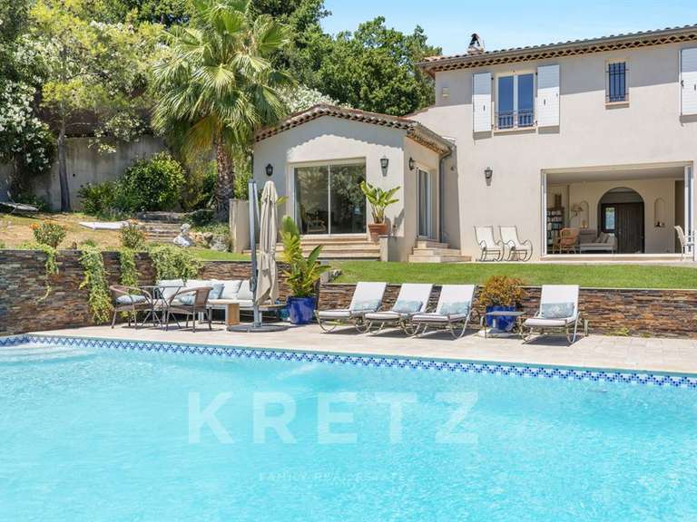 House Châteauneuf-Grasse - 6 bedrooms - 305m²