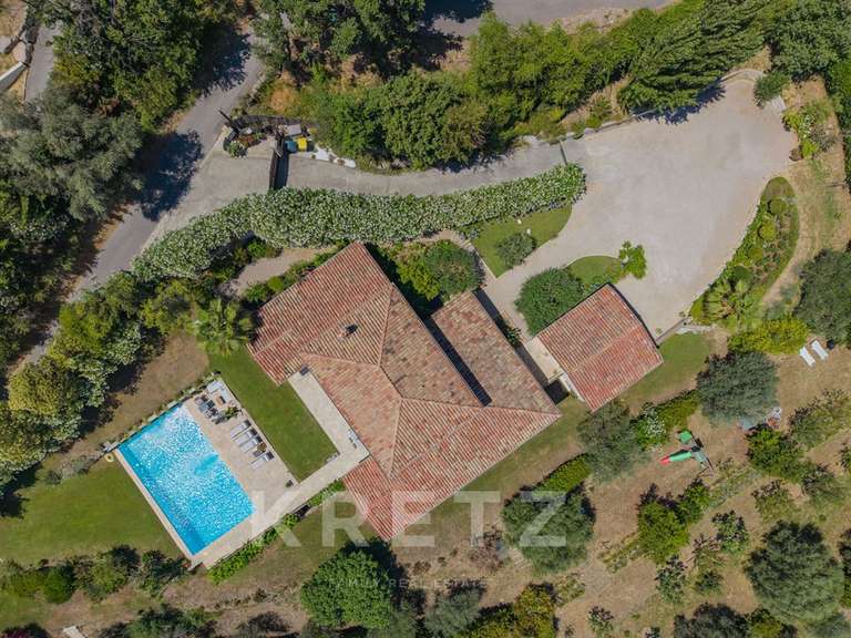 House Châteauneuf-Grasse - 6 bedrooms - 305m²