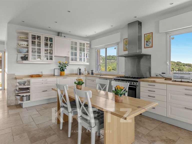 House Châteauneuf-Grasse - 6 bedrooms - 305m²