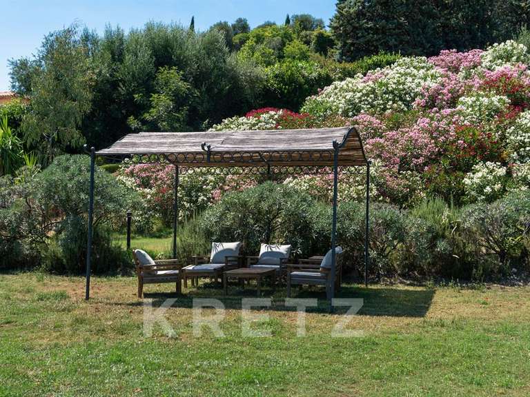 House Châteauneuf-Grasse - 6 bedrooms - 305m²