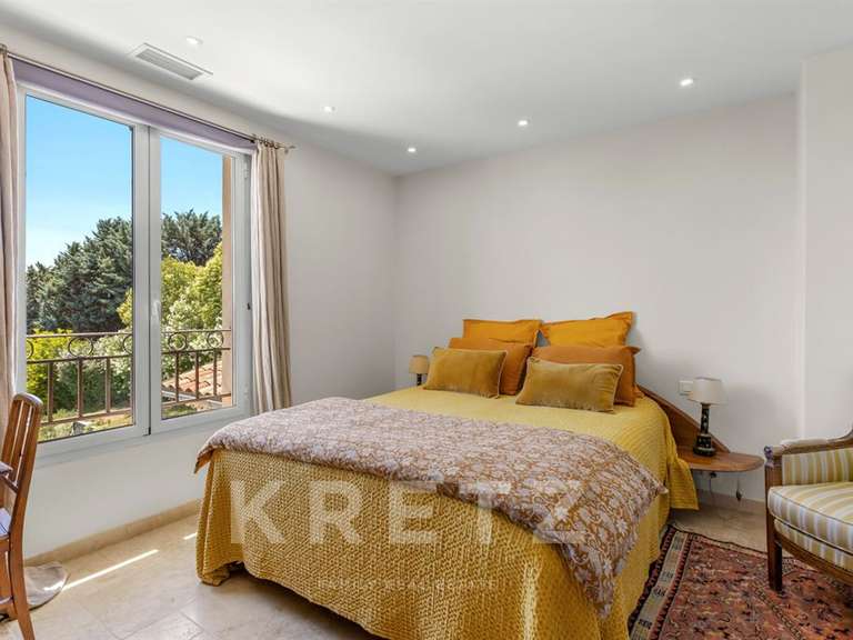 House Châteauneuf-Grasse - 6 bedrooms - 305m²