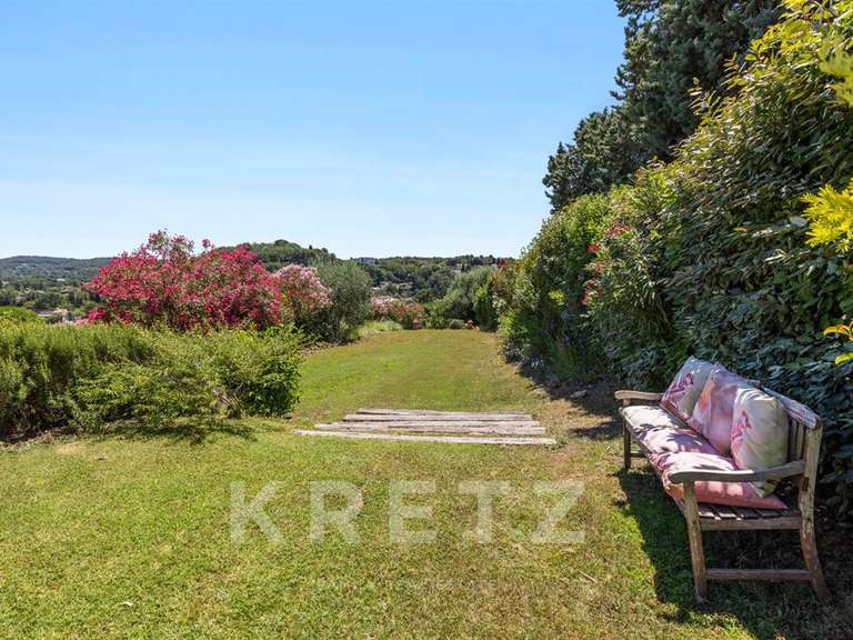 House Châteauneuf-Grasse - 6 bedrooms - 305m²