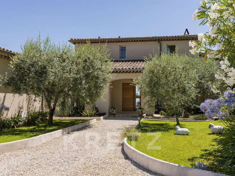 House Châteauneuf-Grasse - 6 bedrooms - 305m²