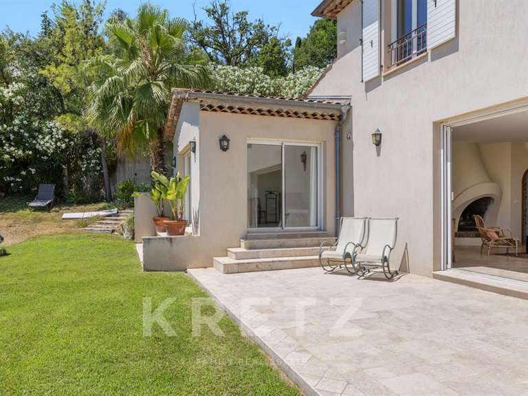 House Châteauneuf-Grasse - 6 bedrooms - 305m²