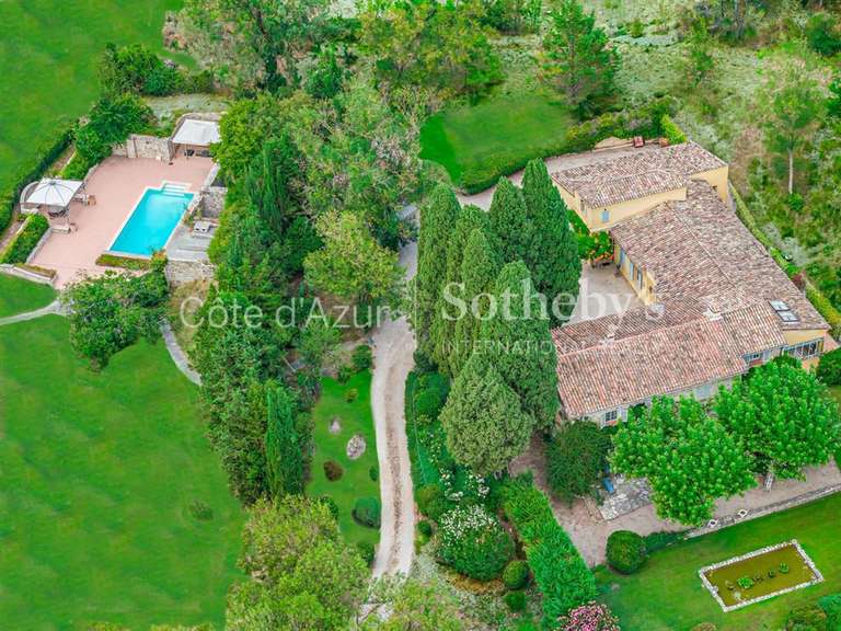 Maison Châteauneuf-Grasse - 8 chambres - 344m²