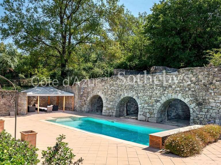 Maison Châteauneuf-Grasse - 8 chambres - 344m²