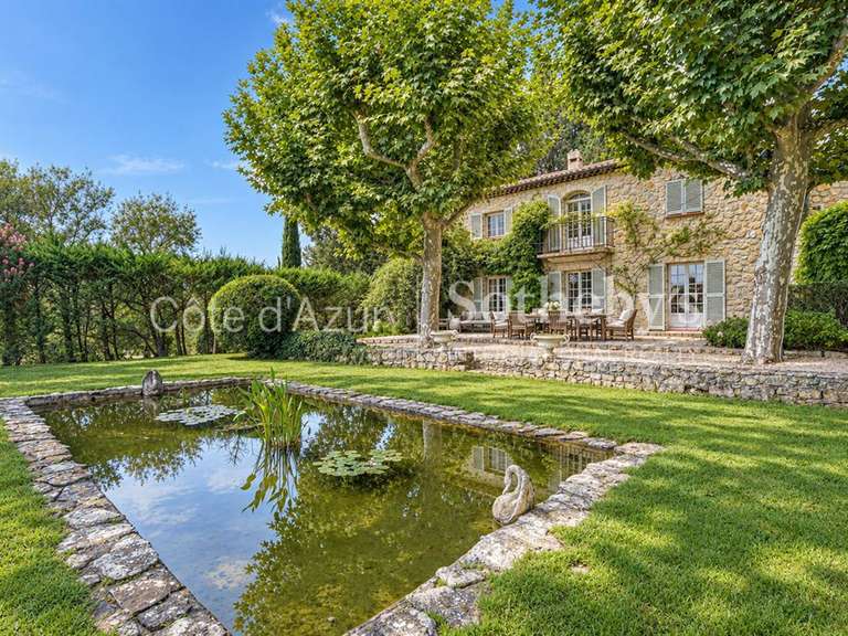 Maison Châteauneuf-Grasse - 8 chambres - 344m²