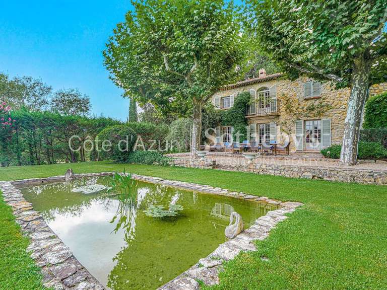 Maison Châteauneuf-Grasse - 8 chambres - 344m²