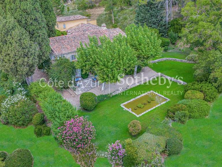Maison Châteauneuf-Grasse - 8 chambres - 344m²