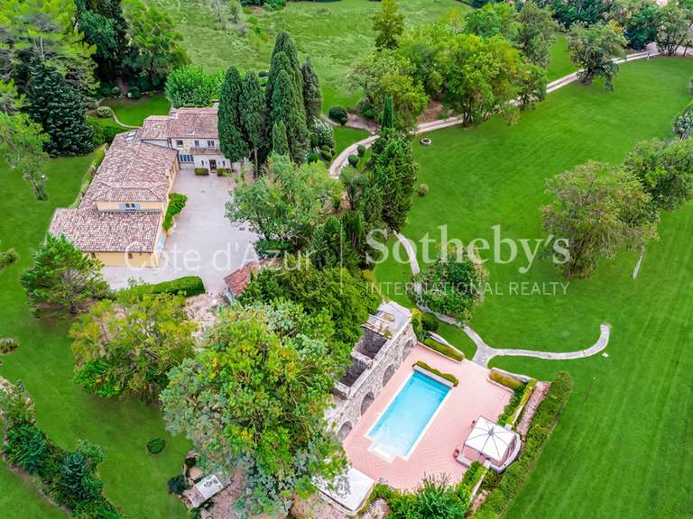 Maison Châteauneuf-Grasse - 8 chambres - 344m²