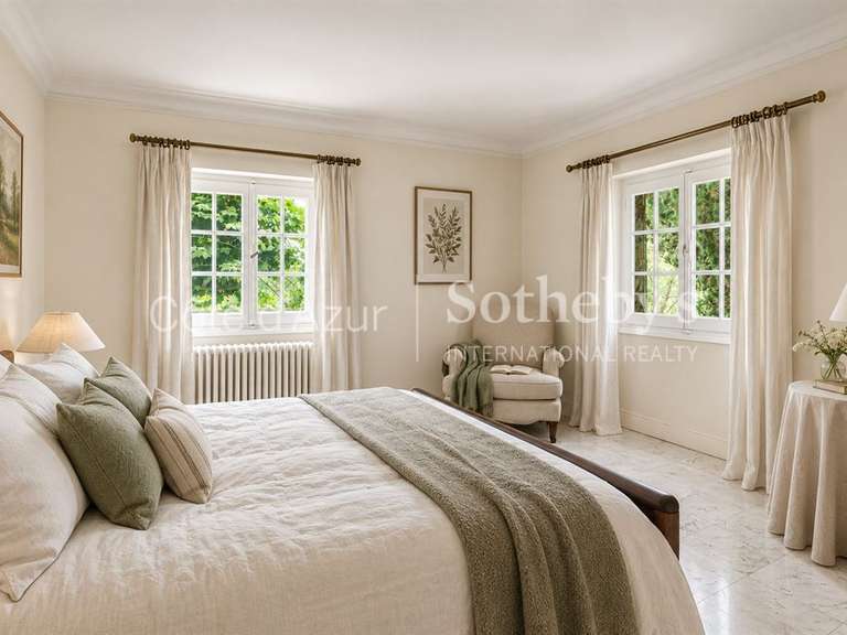 Maison Châteauneuf-Grasse - 8 chambres - 344m²