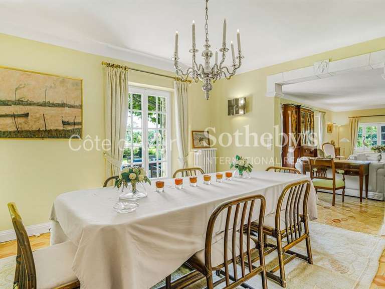 Maison Châteauneuf-Grasse - 8 chambres - 344m²