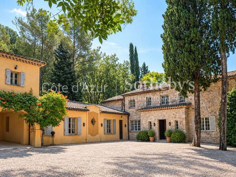 Maison Châteauneuf-Grasse - 8 chambres - 344m²