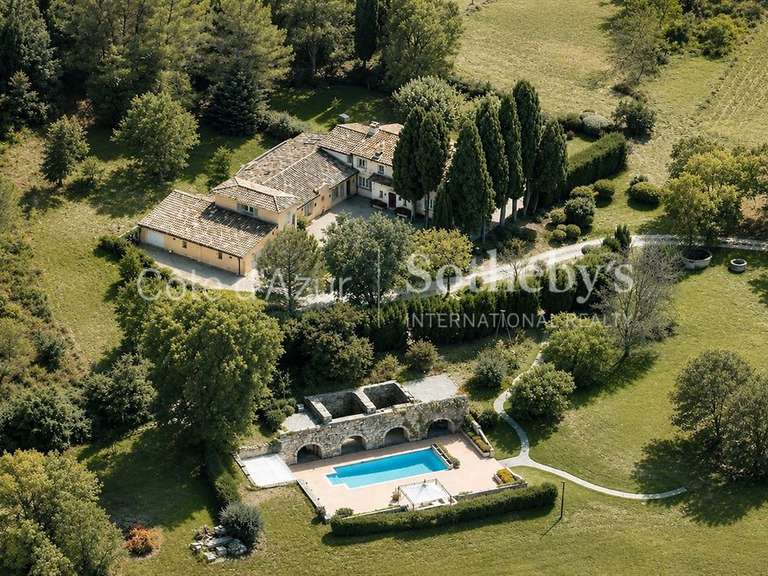 Maison Châteauneuf-Grasse - 8 chambres - 344m²