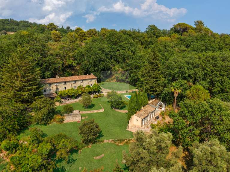 Maison Châteauneuf-Grasse - 5 chambres - 410m²