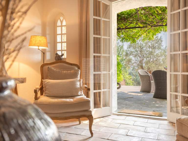 Maison Châteauneuf-Grasse - 5 chambres - 410m²