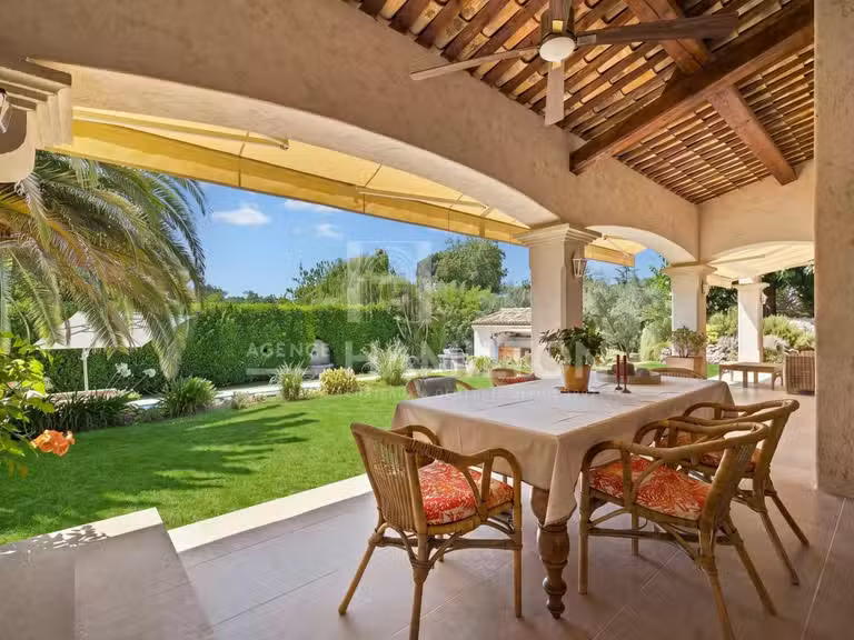 Maison Châteauneuf-Grasse - 200m²
