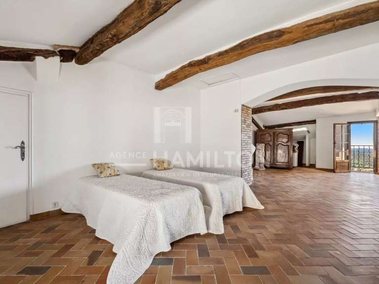 Maison Châteauneuf-Grasse - 2 chambres - 193m²