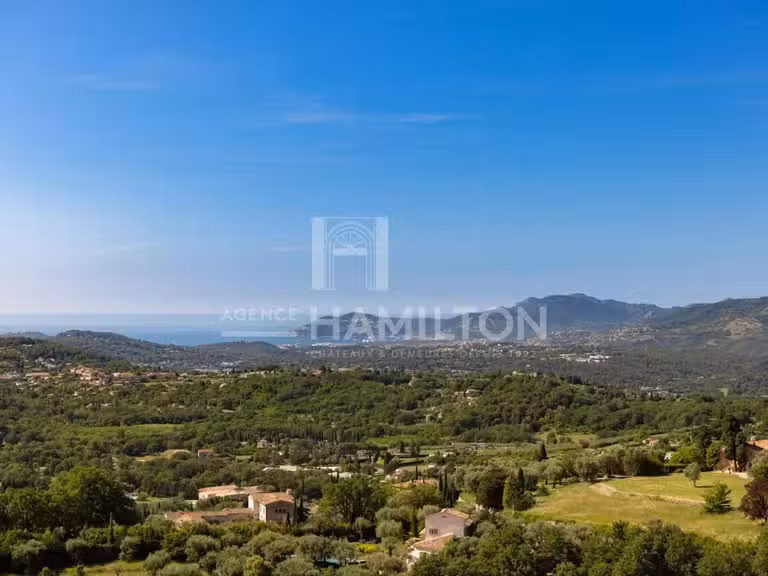 House Châteauneuf-Grasse - 2 bedrooms - 193m²