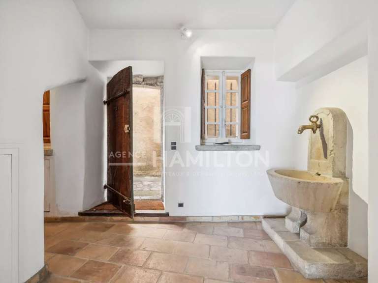 Maison Châteauneuf-Grasse - 2 chambres - 193m²