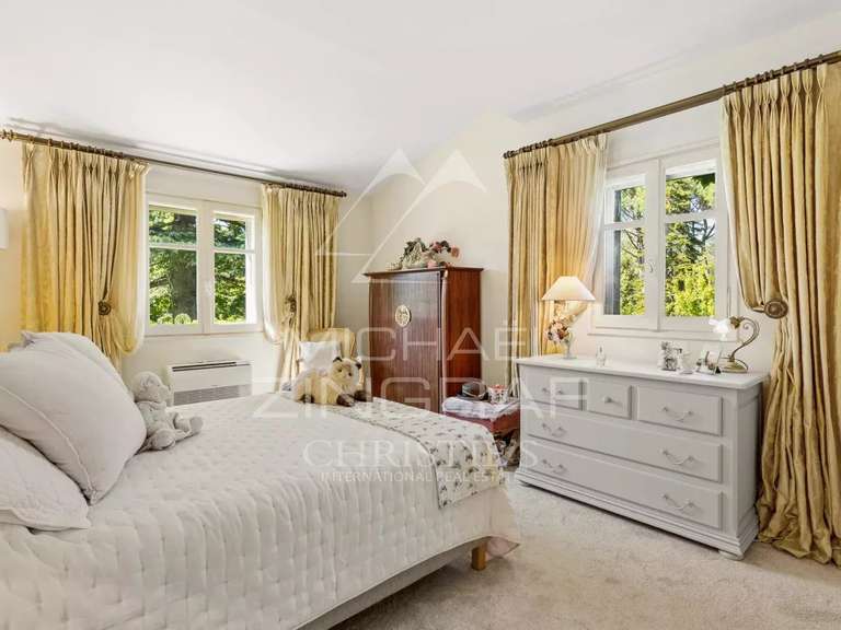 House Châteauneuf-Grasse - 6 bedrooms - 338m²