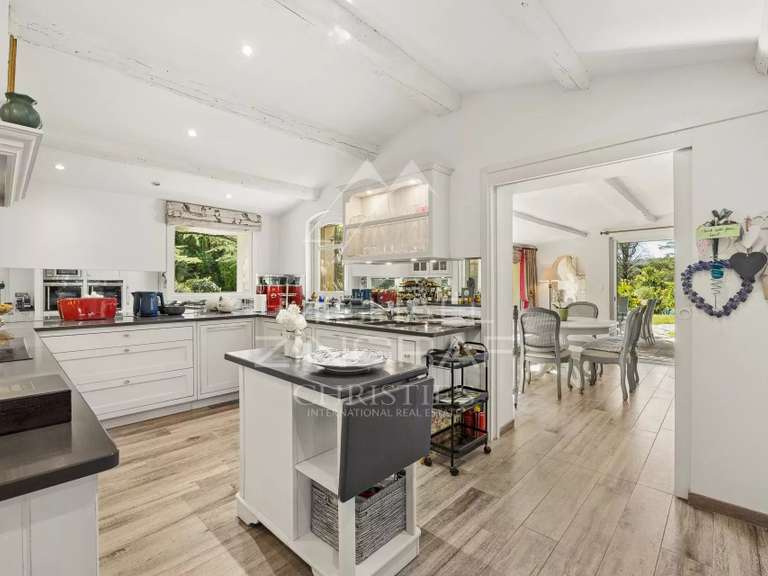 House Châteauneuf-Grasse - 6 bedrooms - 338m²