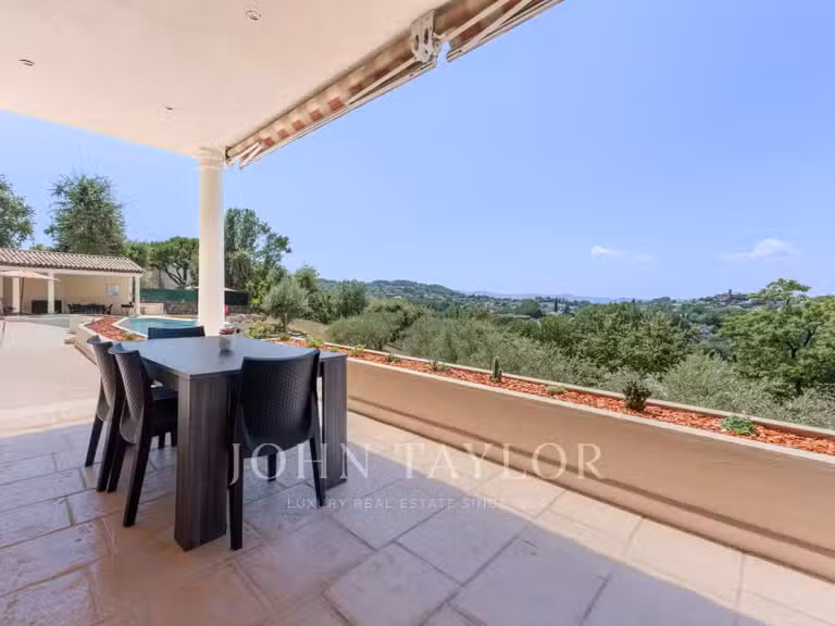 Maison Châteauneuf-Grasse - 5 chambres - 598m²