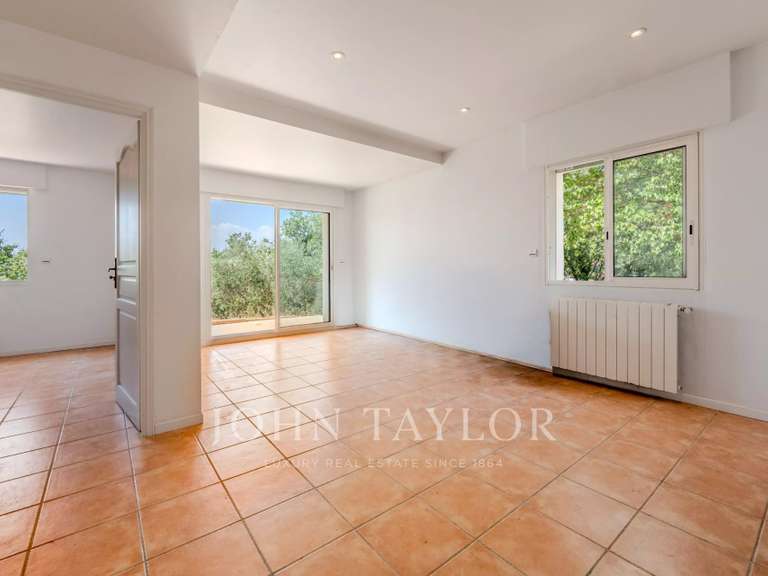 Maison Châteauneuf-Grasse - 5 chambres - 598m²