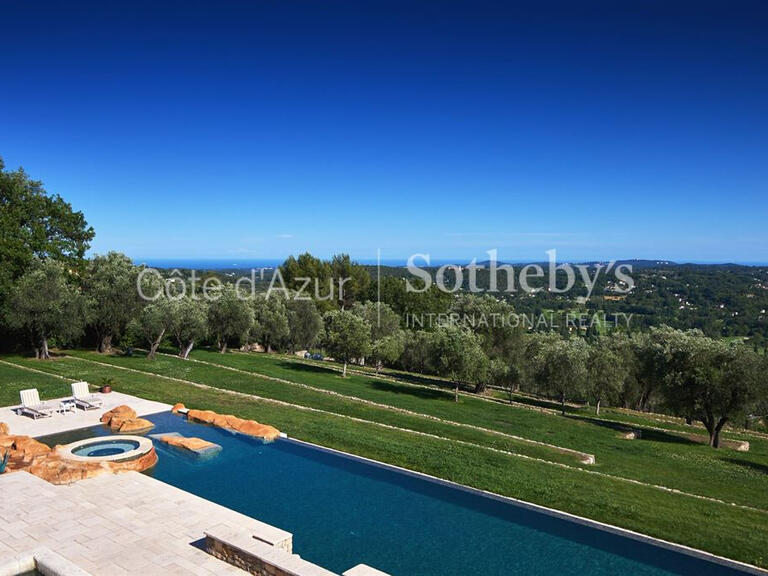 Sale Property Châteauneuf-Grasse - 5 bedrooms