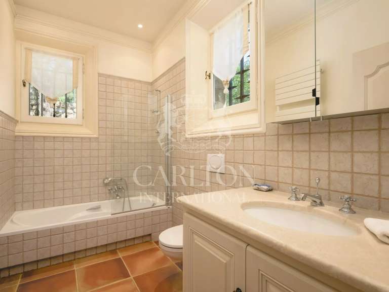 Propriété Châteauneuf-Grasse - 6 chambres - 625m²
