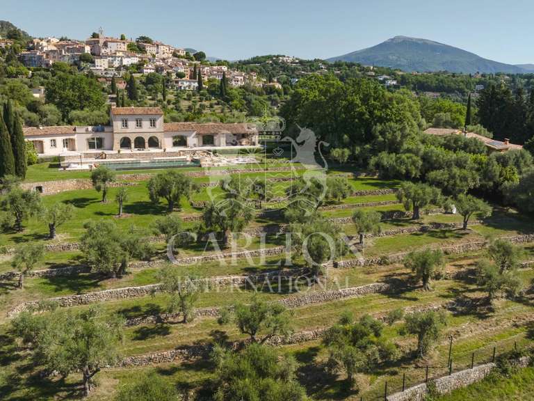 Propriété Châteauneuf-Grasse - 6 chambres - 625m²