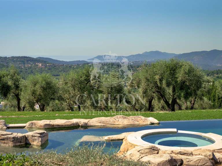Propriété Châteauneuf-Grasse - 6 chambres - 625m²