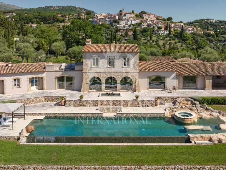 Propriété Châteauneuf-Grasse - 6 chambres - 625m²