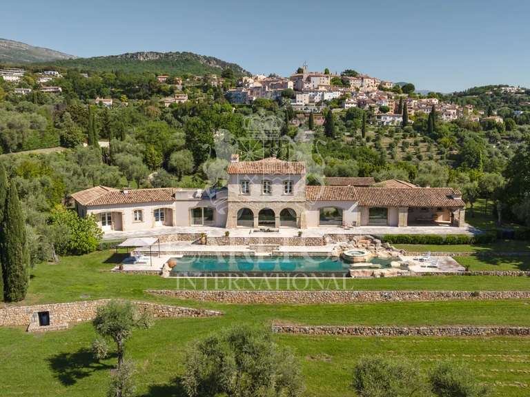 Propriété Châteauneuf-Grasse - 6 chambres - 625m²