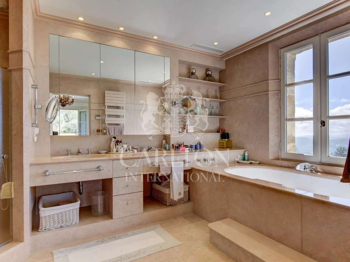 Property Châteauneuf-Grasse