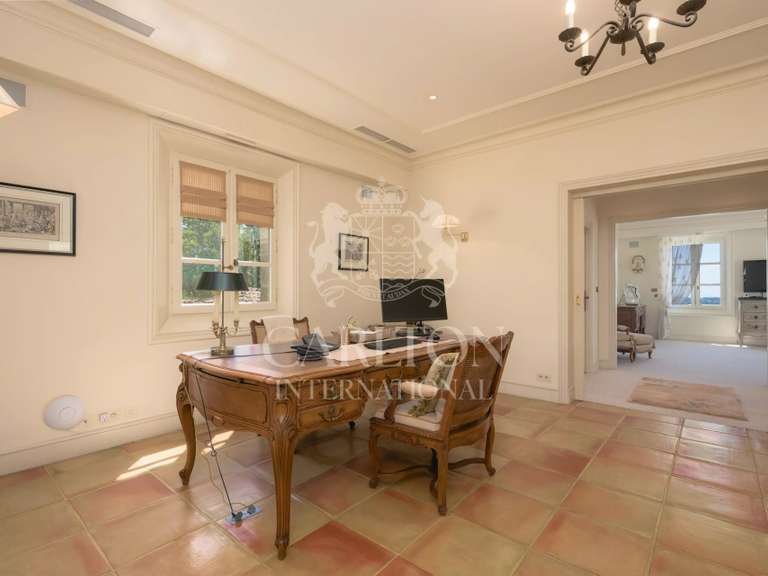 Propriété Châteauneuf-Grasse - 6 chambres - 625m²