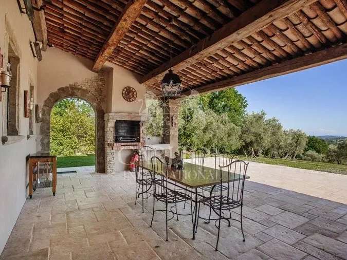 Property Châteauneuf-Grasse