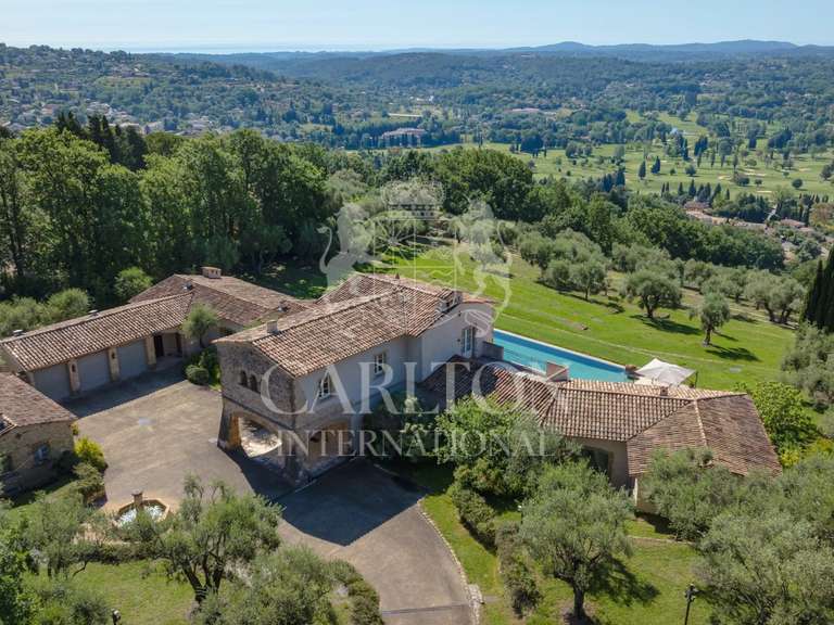 Propriété Châteauneuf-Grasse - 6 chambres - 625m²