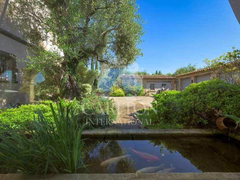Propriété Châteauneuf-Grasse - 6 chambres - 625m²