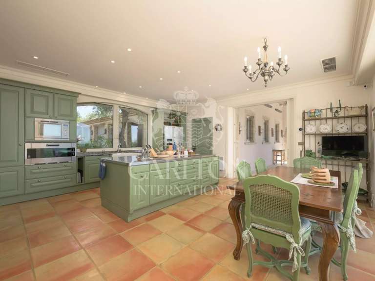Propriété Châteauneuf-Grasse - 6 chambres - 625m²