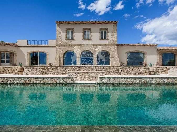 Property Châteauneuf-Grasse