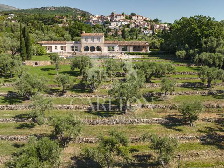 Propriété Châteauneuf-Grasse - 6 chambres - 625m²