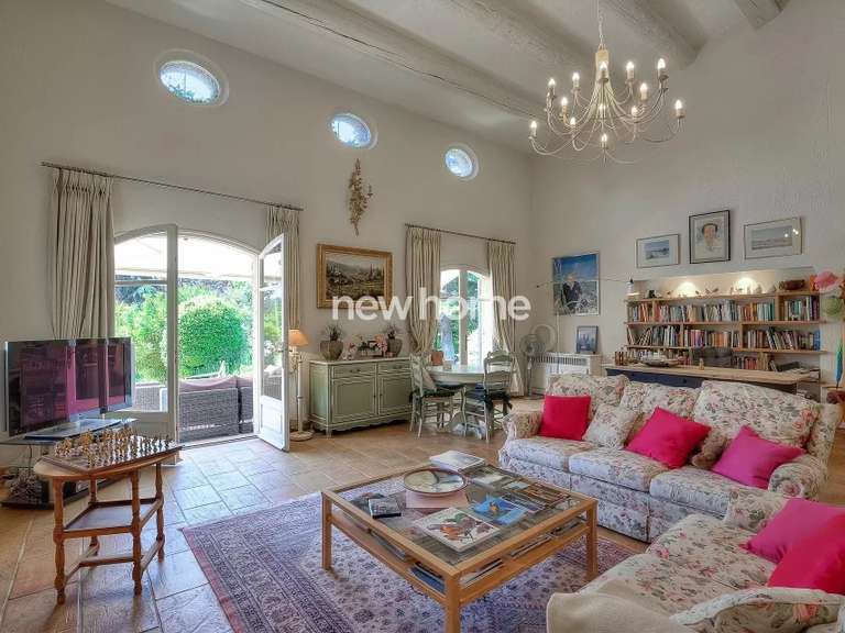 Propriété Châteauneuf-Grasse - 6 chambres - 338m²
