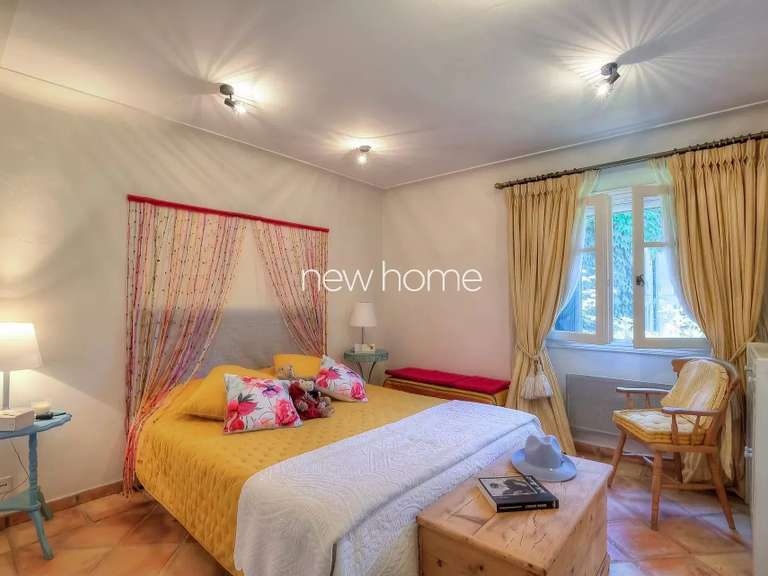 Propriété Châteauneuf-Grasse - 6 chambres - 338m²