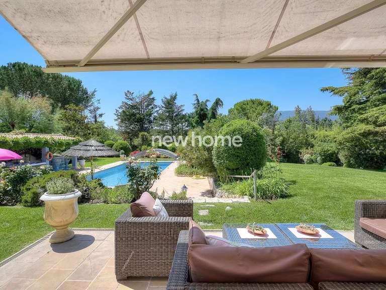 Propriété Châteauneuf-Grasse - 6 chambres - 338m²