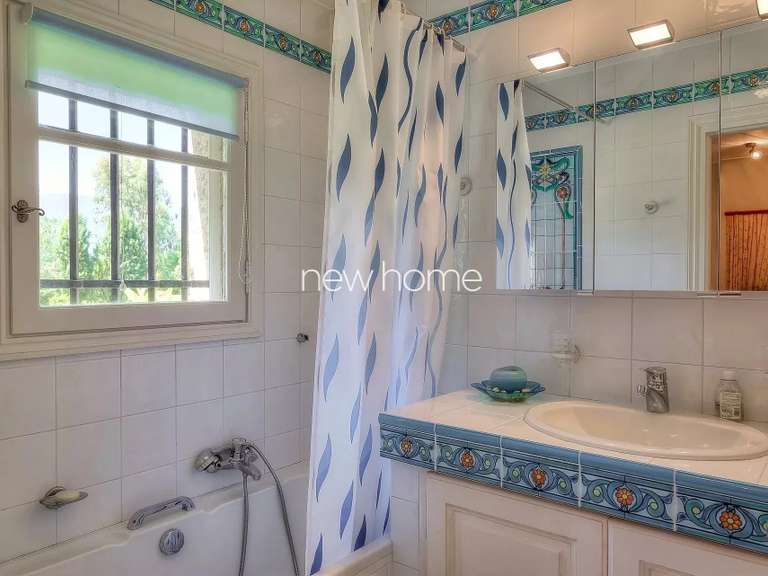 Propriété Châteauneuf-Grasse - 6 chambres - 338m²