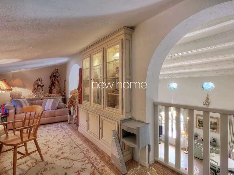 Propriété Châteauneuf-Grasse - 6 chambres - 338m²