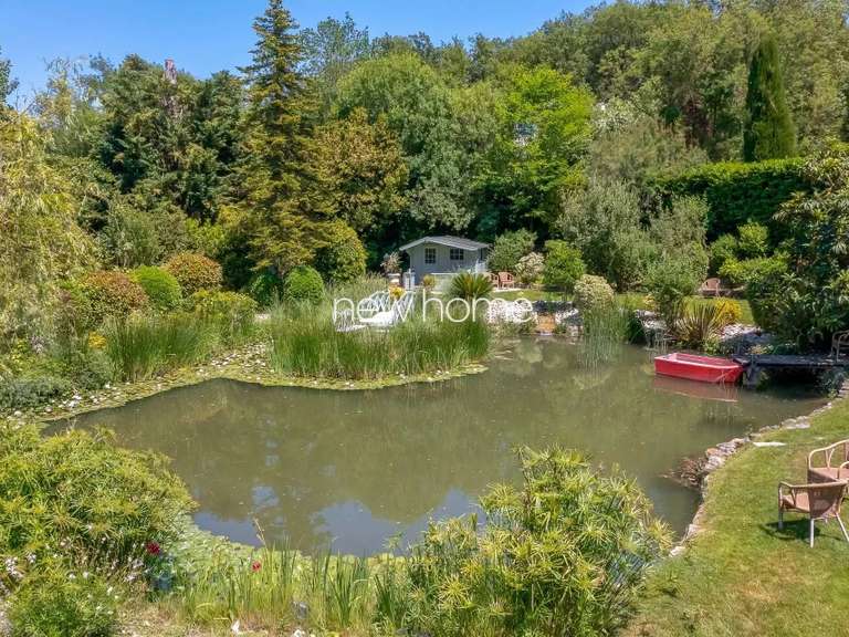 Propriété Châteauneuf-Grasse - 6 chambres - 338m²