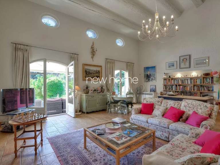 Propriété Châteauneuf-Grasse - 6 chambres - 338m²